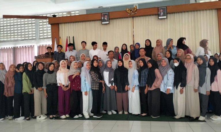 UMKLA Berikan Pengarahan Bagi Ratusan Mahasiswa Penerima Beasiswa KIP ...