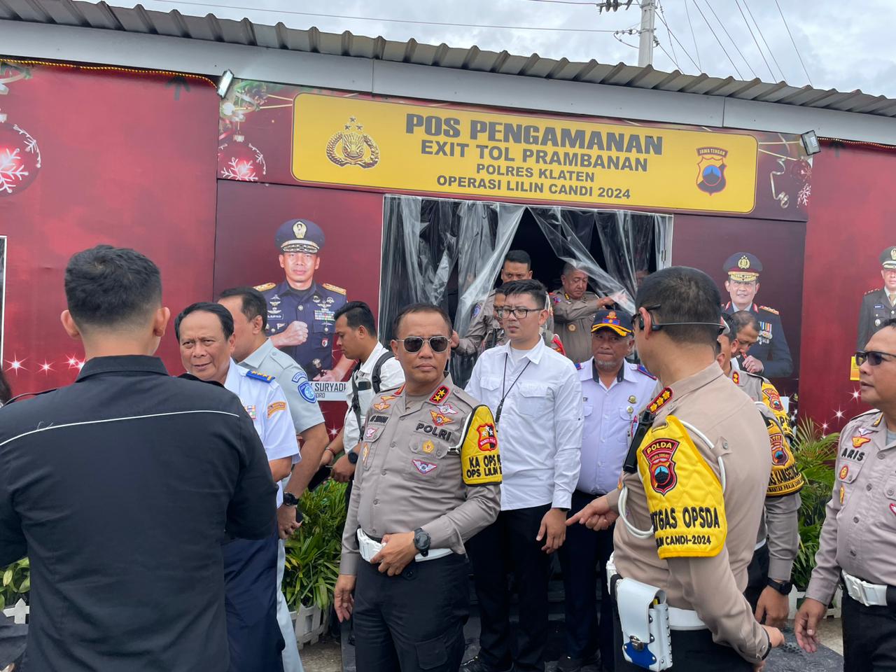 Wamenhub Bersama Kakorlantas Polri Lakukan Simulasi Pengamanan Jalur Tol