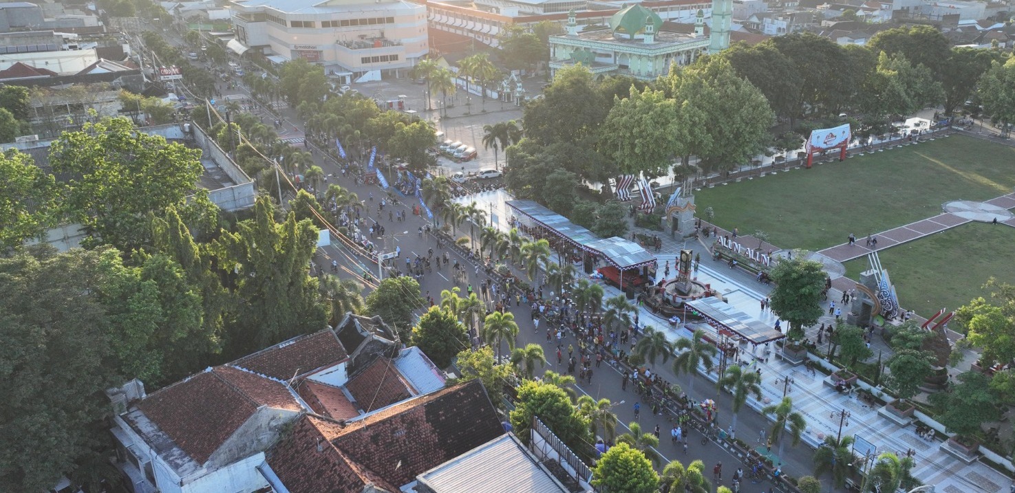 CFD Digelar Kembali di Jalan Pemuda, Warga Senang Bisa Makan Soto Gratis Bersama Bupati Klaten