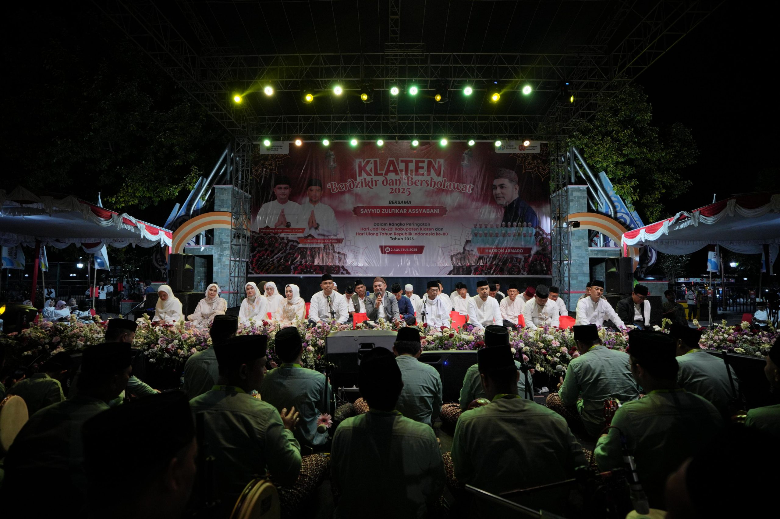 Khusu’, Bupati dan Warga Berdzikir , Berdoa Untuk Kemajuan Klaten
