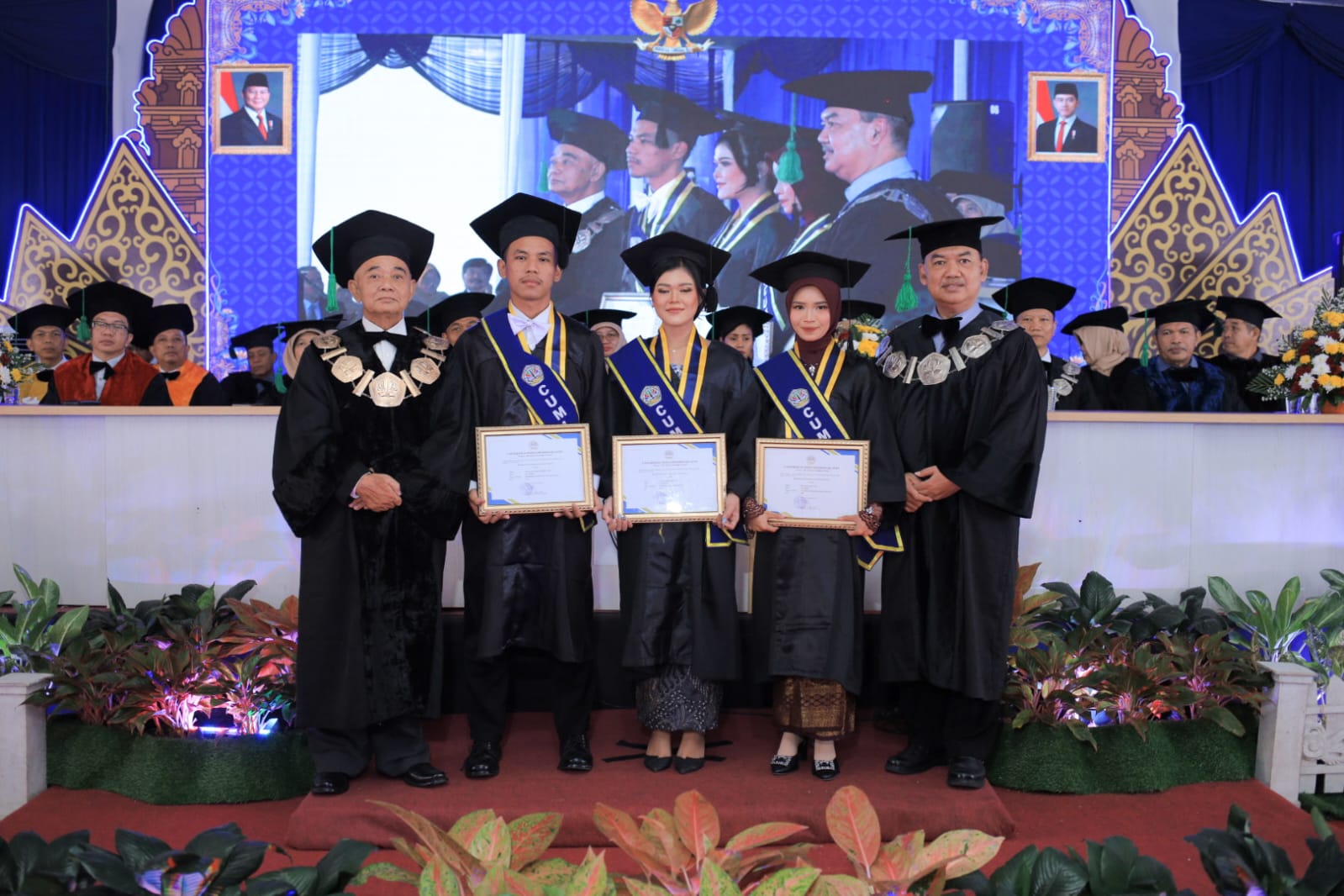 Wisuda Angkatan Ke-77, Unwidha Berikan Beasiswa Bagi Wisudawan Terbaik Menempuh Program Magister