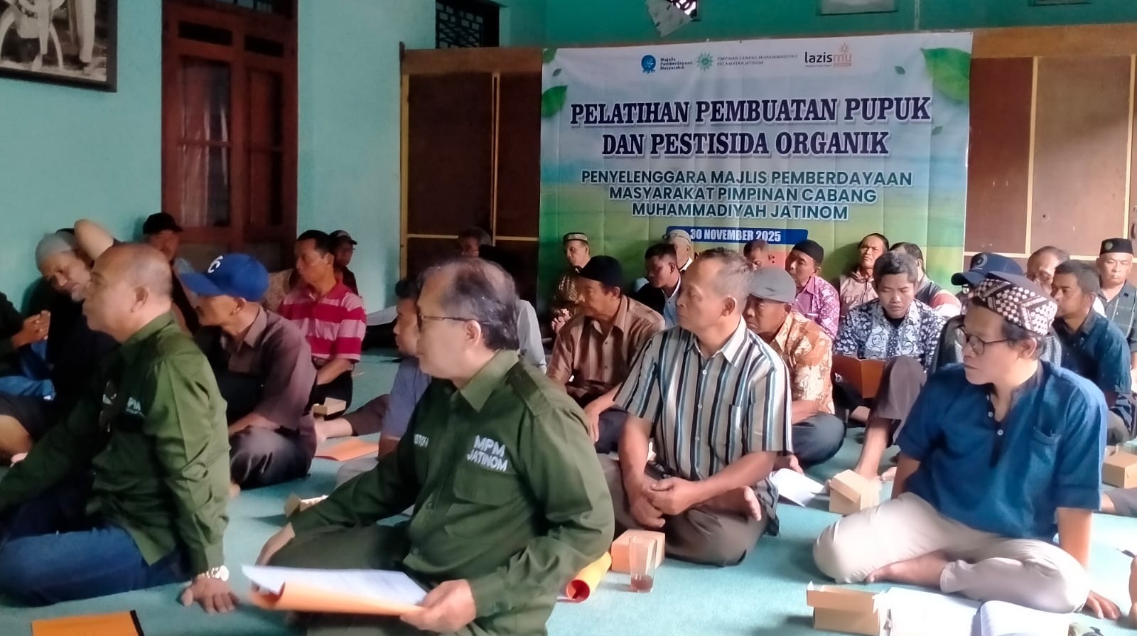 Ramah Lingkungan, MPM PCM Jatinom Gelar Pelatihan Pembuatan Pupuk dan Pestisida Organik