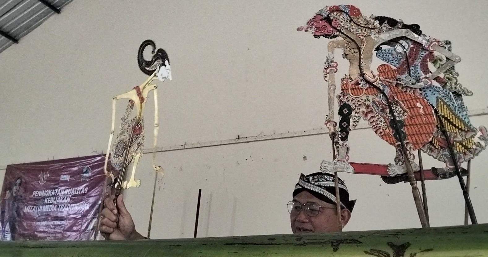 Pagelaran Wayang Dakwah di Krakitan, Kadarwati DPRD Jateng Kagum Dengan Eyang Ismoyo Karena Ini !