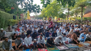 Sholat Idul Fitri di Taman Lampion Klaten Dihadiri Ribuah Jamaah, FKTRM Serukan Harmonisasi Ditengah Perbedaan Penetapan 1 Syawal