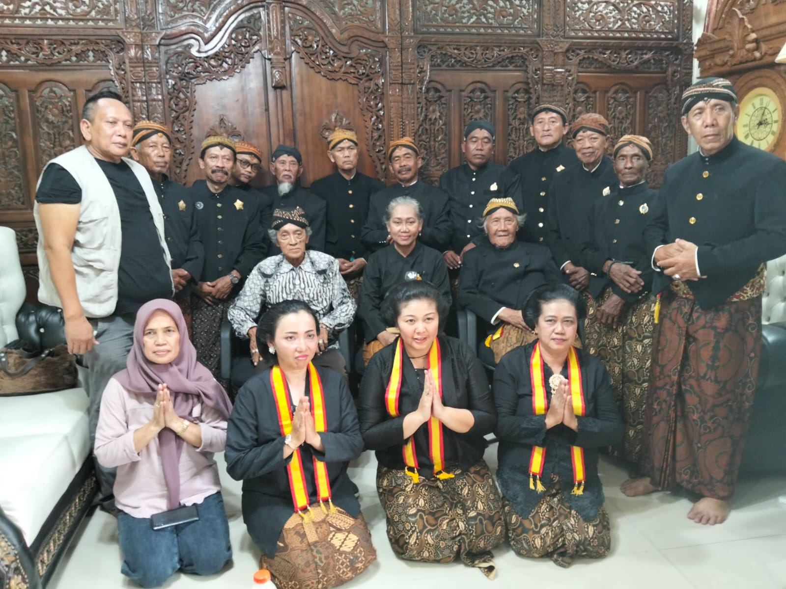 Usai Labuhan di Parangkusumo, Abdi Dalem Keraton Pajang Sowan Raden Bambang Sridaya di Klaten