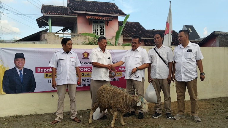 Penuhi Janji Saat Safari Politik, Seluruh PAC Gerindra di Klaten Terima Kambing Qurban dari Wamentan RI