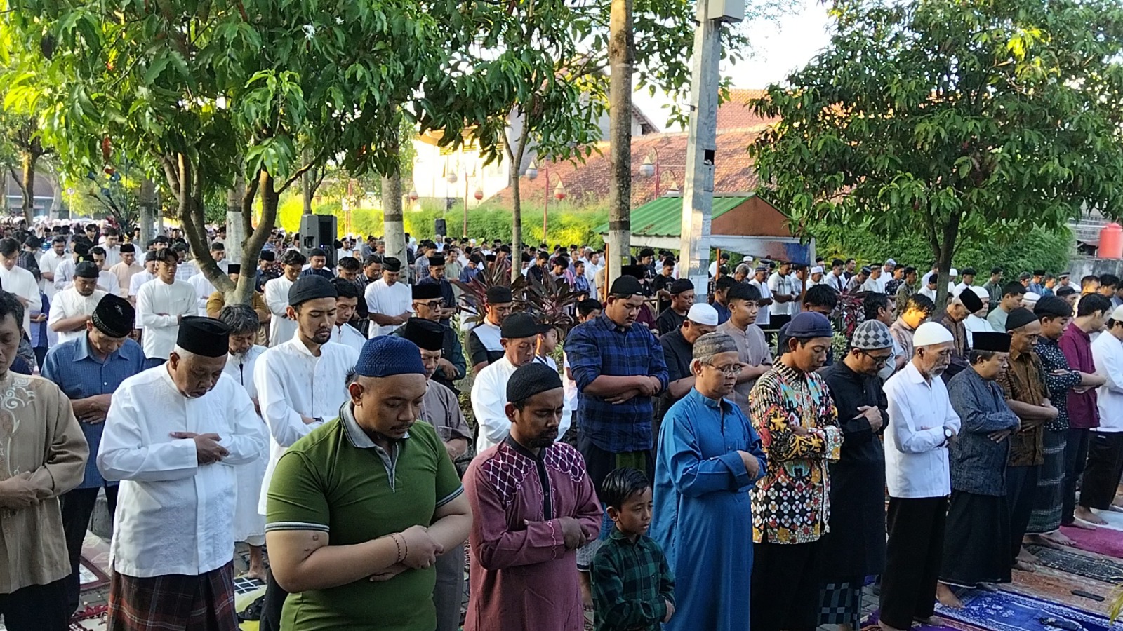 Sholat Idul Adha FKTRM di Taman Lampion, Amir Junaidi Ajak Penguasa Refleksi Nilai Ketauladanan Ibrahim Dalam Mengelola Negara