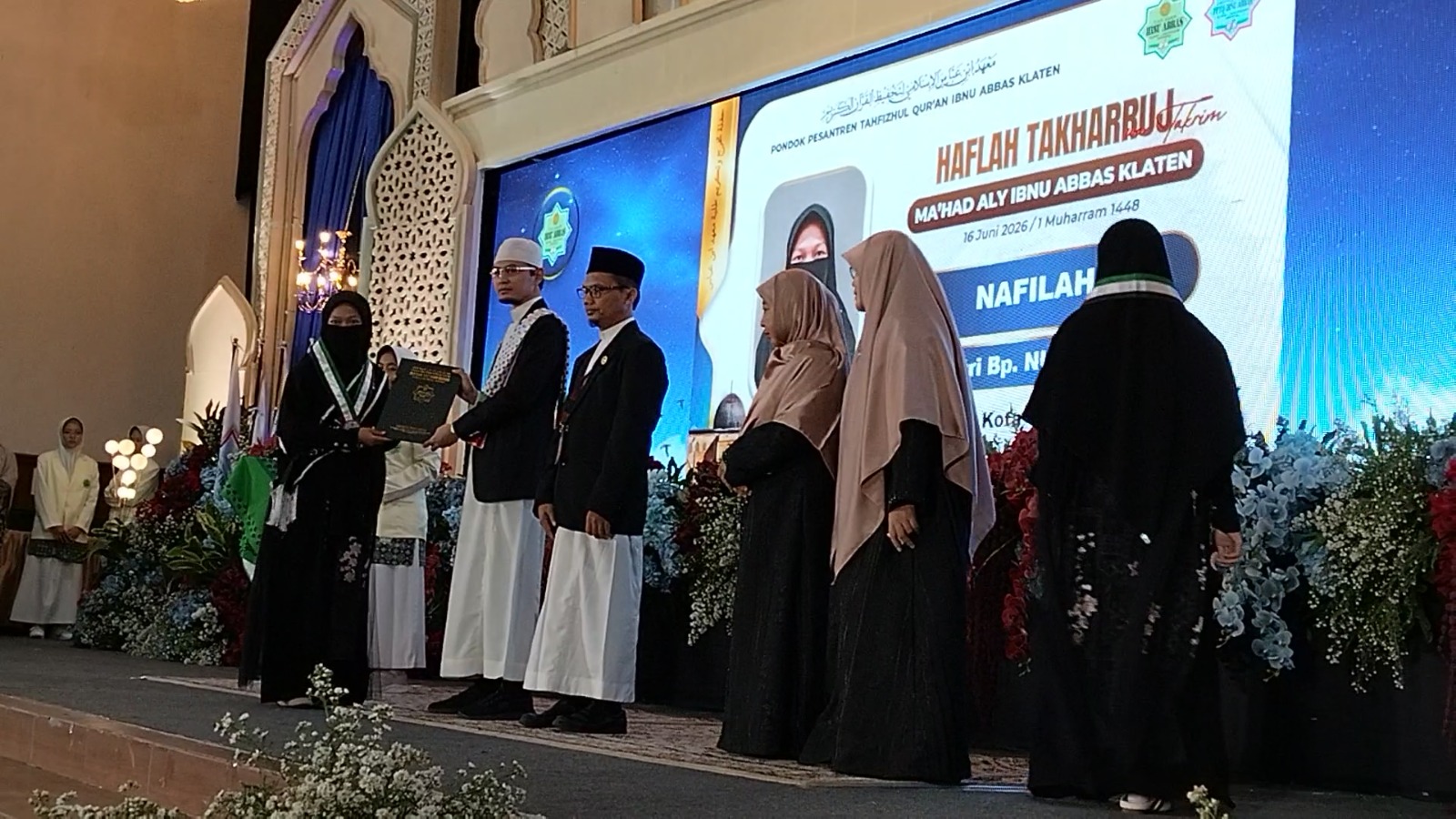 Haflah Takharruj wa Takrim dan Wisuda Sanad & Tahfidz, Limaratusan Lebih Prestasi Diraih Santri PPTQ Ibnu Abbas Klaten Tahun Ini