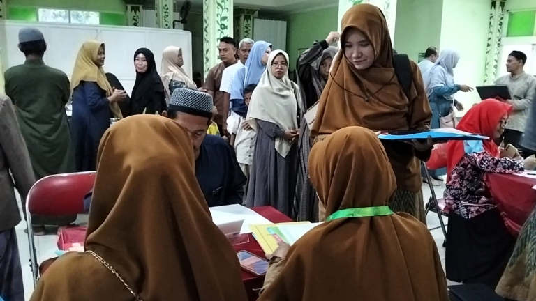 Pertama Kali Rapor Siswa SMP IT Hidayah Klaten Dibagikan Subuh Hari, Wali Tidak Keberatan