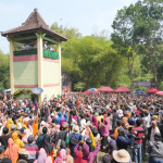 Puncak Perayaan Ya Qowiyyu Jatinom, Ribuan Massa Berebut Kue Apem Berkah Ki Ageng Gribig