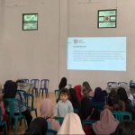 Yakinkan MBG Layak dan Aman Dikonsumsi,  Yayasan Merah Putih Peduli Sosialisasikan Alat Food Safety Kepada Ratusan Wali Murid di Karangnongko