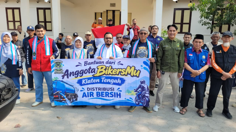 Bergerak Cepat, Usai Dikukuhkan, Bikersmu Unit Klaten Tengah Gelar Aksi Sosial Dropping Air Bersih di Kemalang