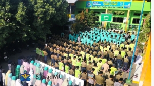 Ajarkan Siswa Peduli Lingkungan, Usai Sholat Istisqo PCM Klaten Utara Launching Program Sedekah Sampah